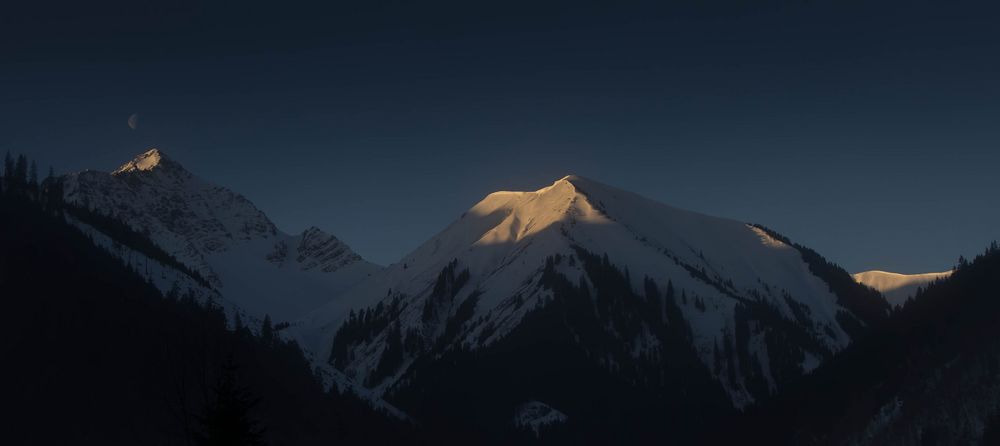 Mond und Sonne in Tirol