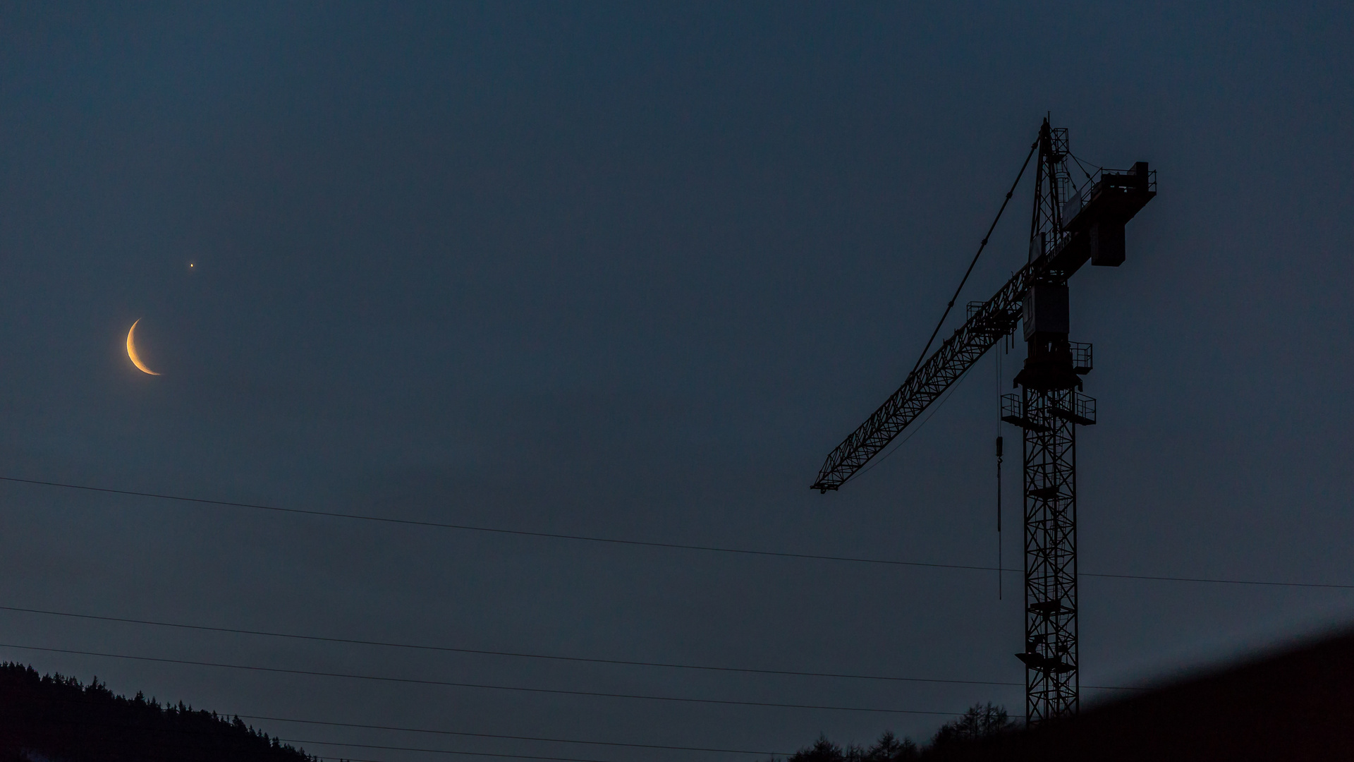 Mond und Venus am Morgenhimmel