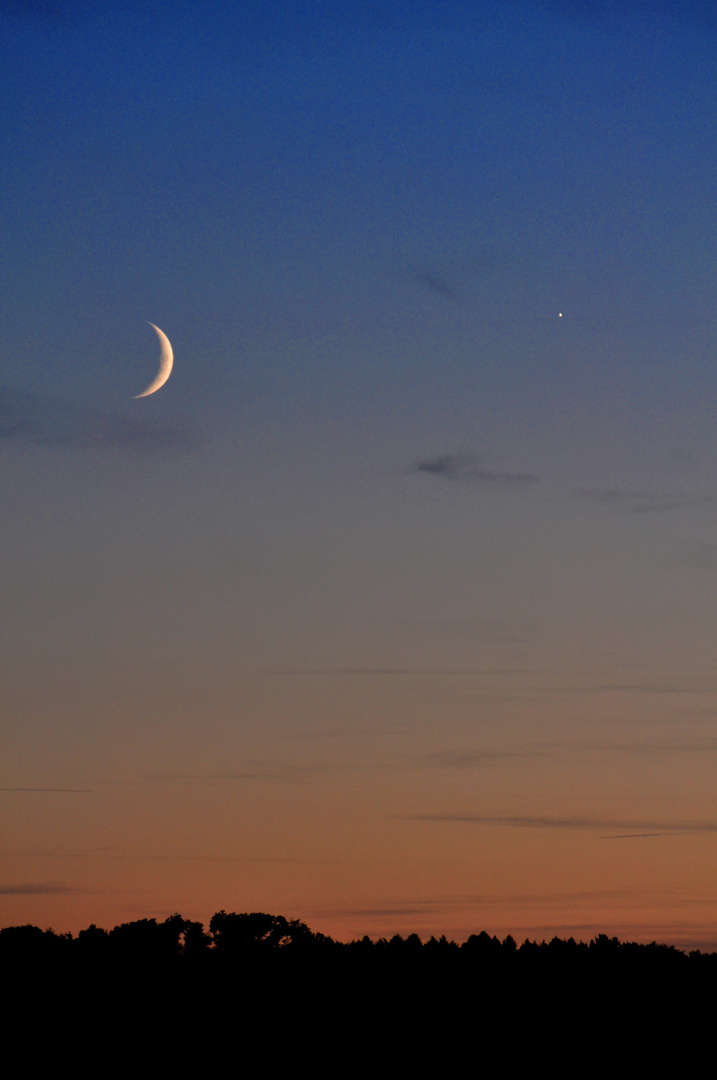 Mond und Venus über dem Zürcher Unterland