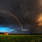 mond unter dem regenbogen