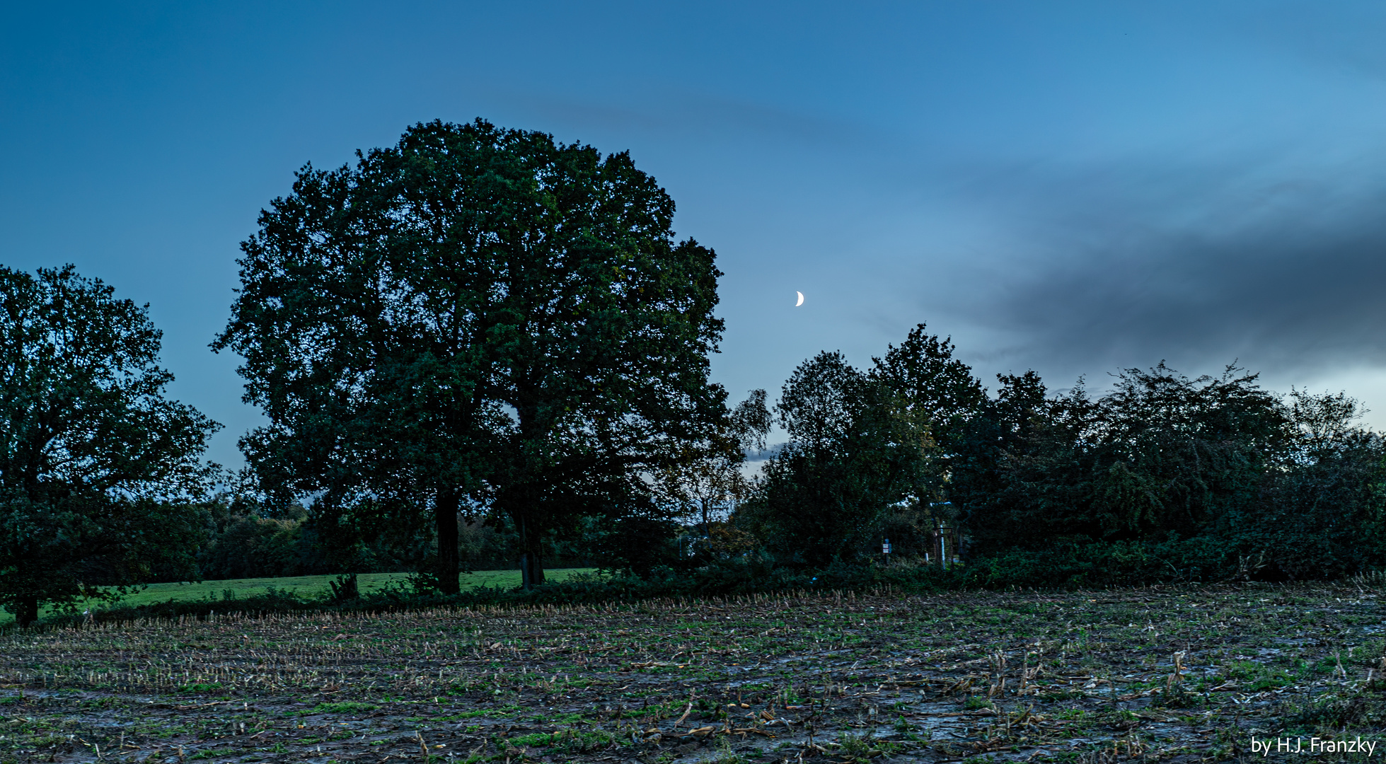 Mond zu blauen Stunde