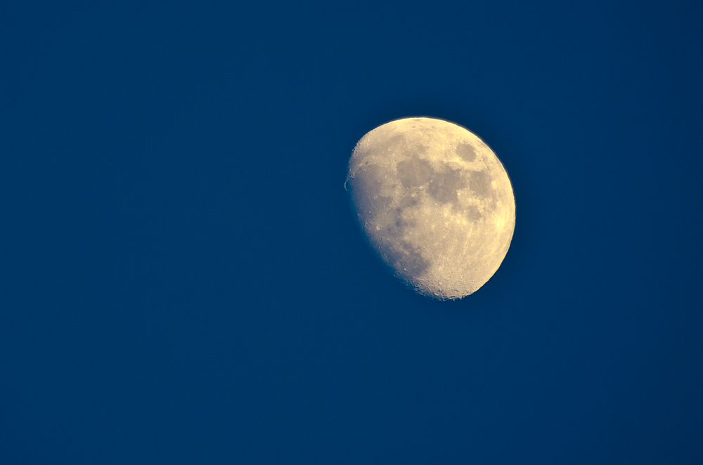 Mond zur blauen Stunde 2
