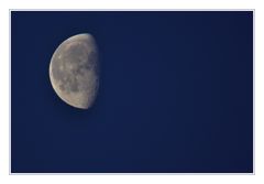 Mond zur blauen Stunde