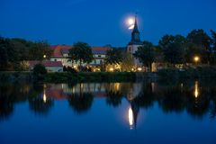 Mondaufgang am Kloster