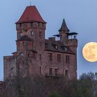 Mondaufgang an der Heimatburg