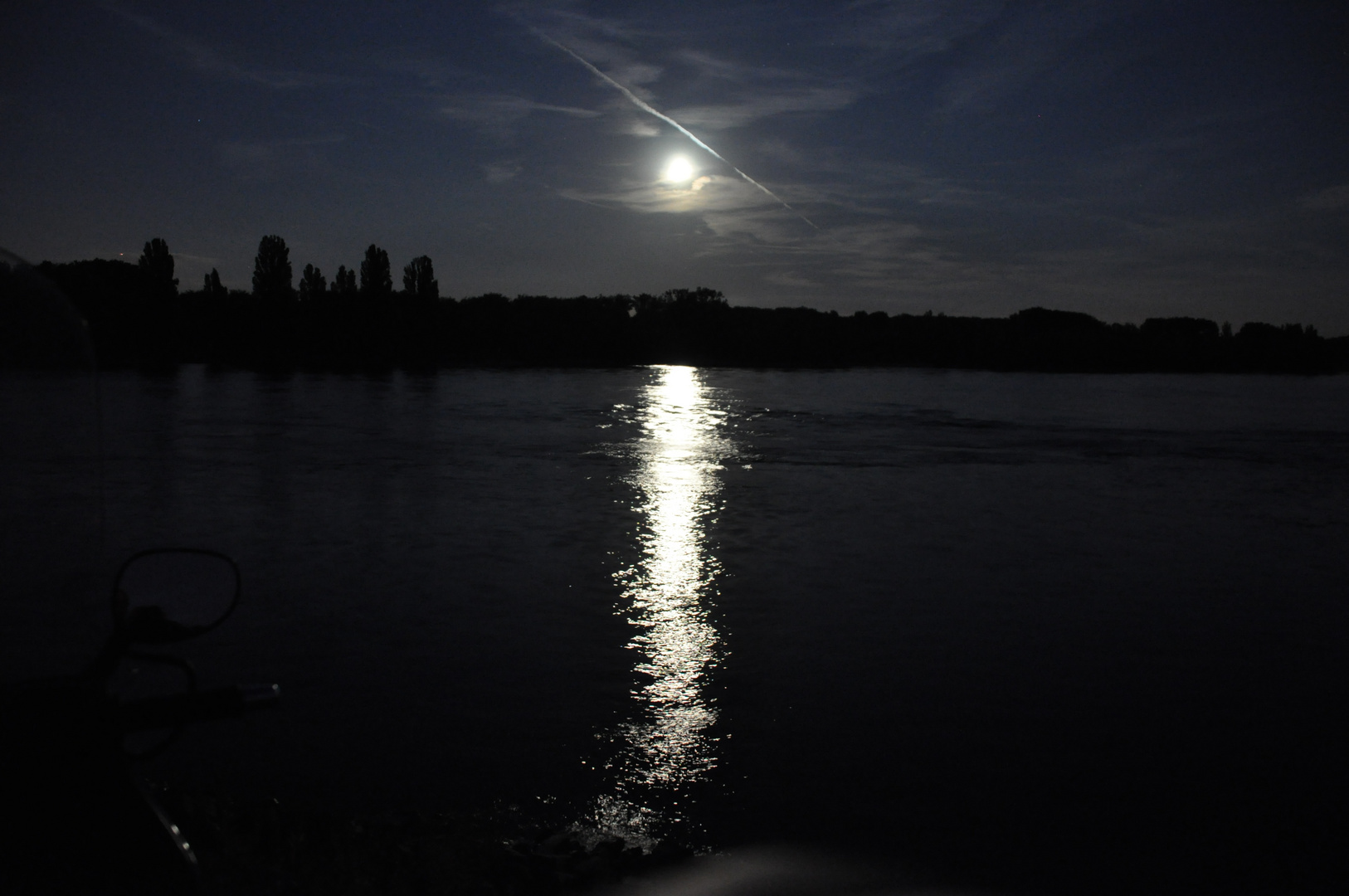 Mondaufgang bei Nierstein am Rhein