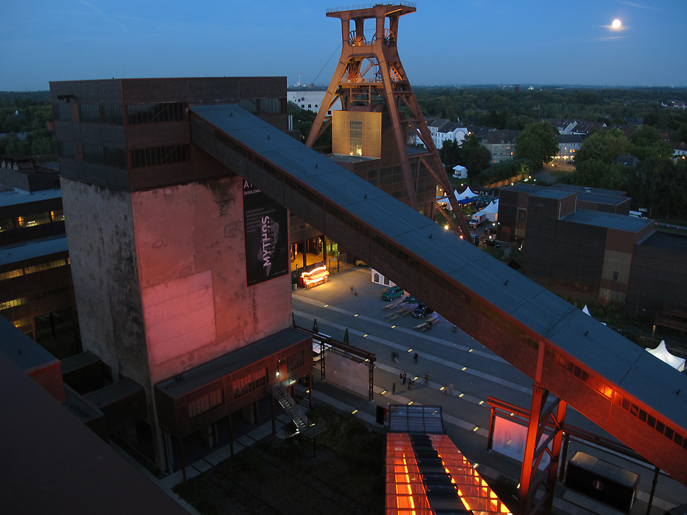 Mondaufgang hinter Zollverein