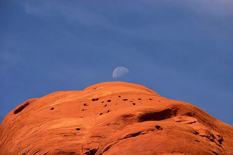 Mondaufgang im Monument Valley