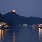 Mondaufgang in der Halong Bucht