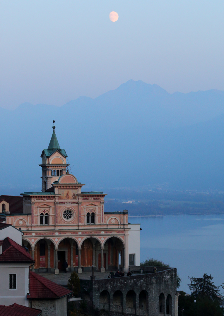 Mondaufgang Madonna del Sasso Locarno