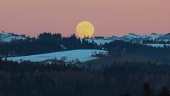 Mondaufgang mit Abendrot