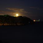 Mondaufgang über der Bucht