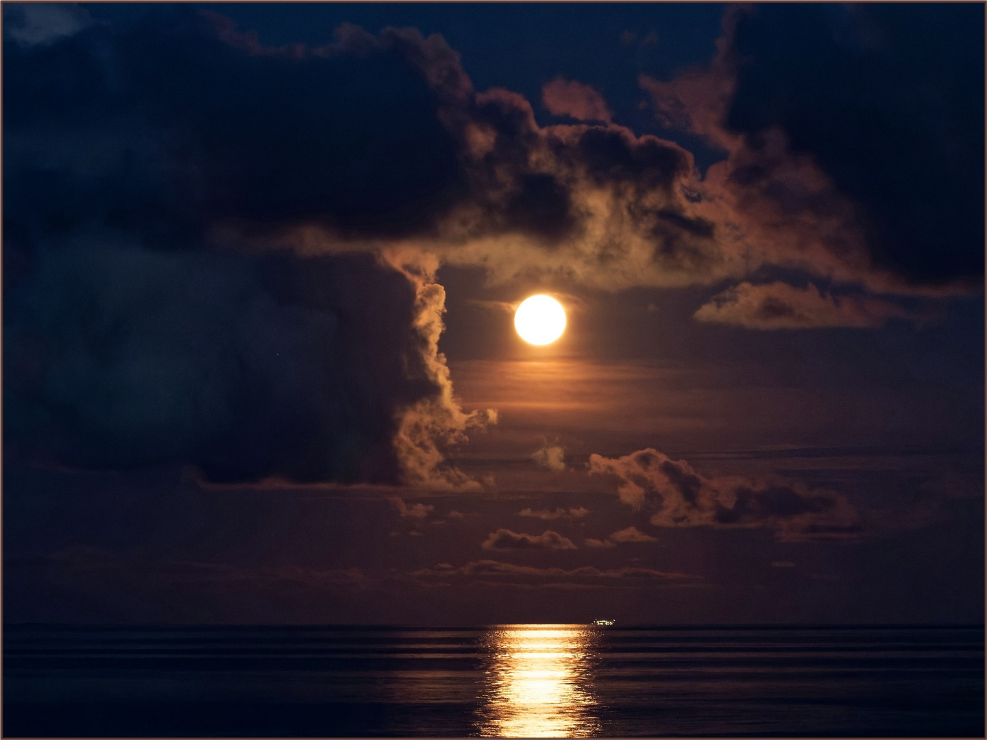 Mondaufgang über der Ostsee... 