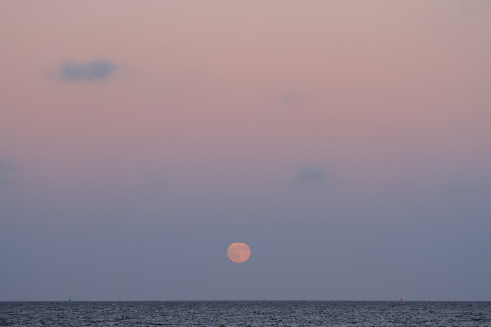 Mondaufgang über der Ostsee  -  moonrise over Baltic Sea