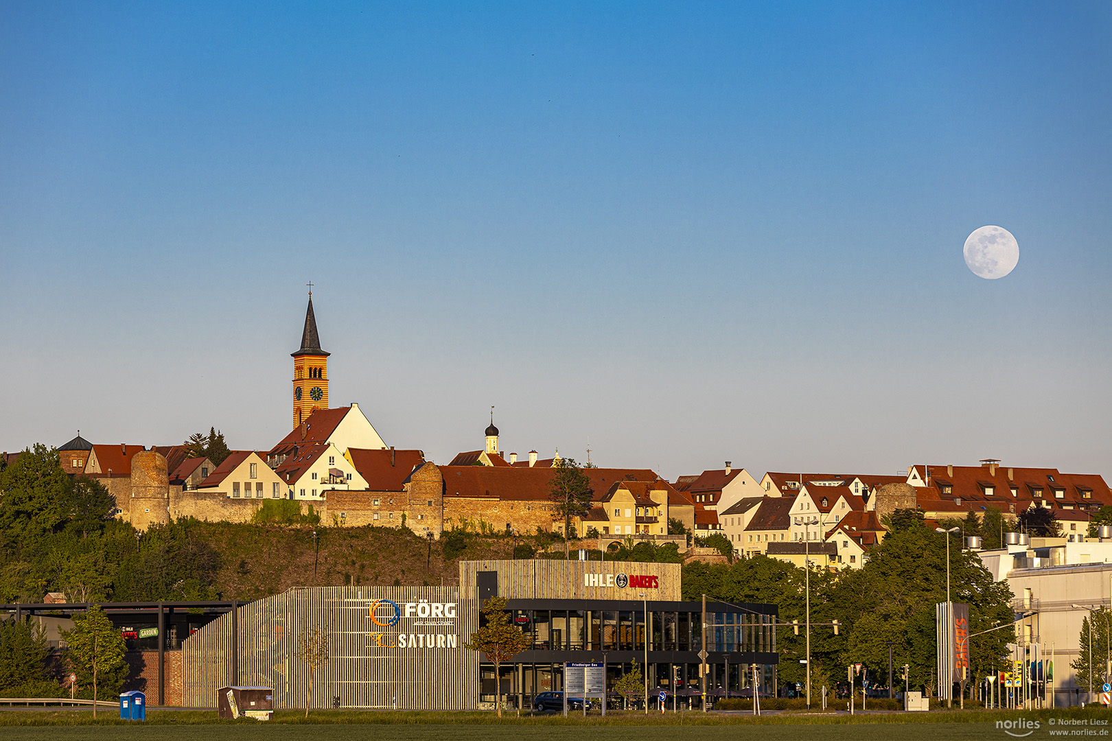 Mondaufgang über Friedberg