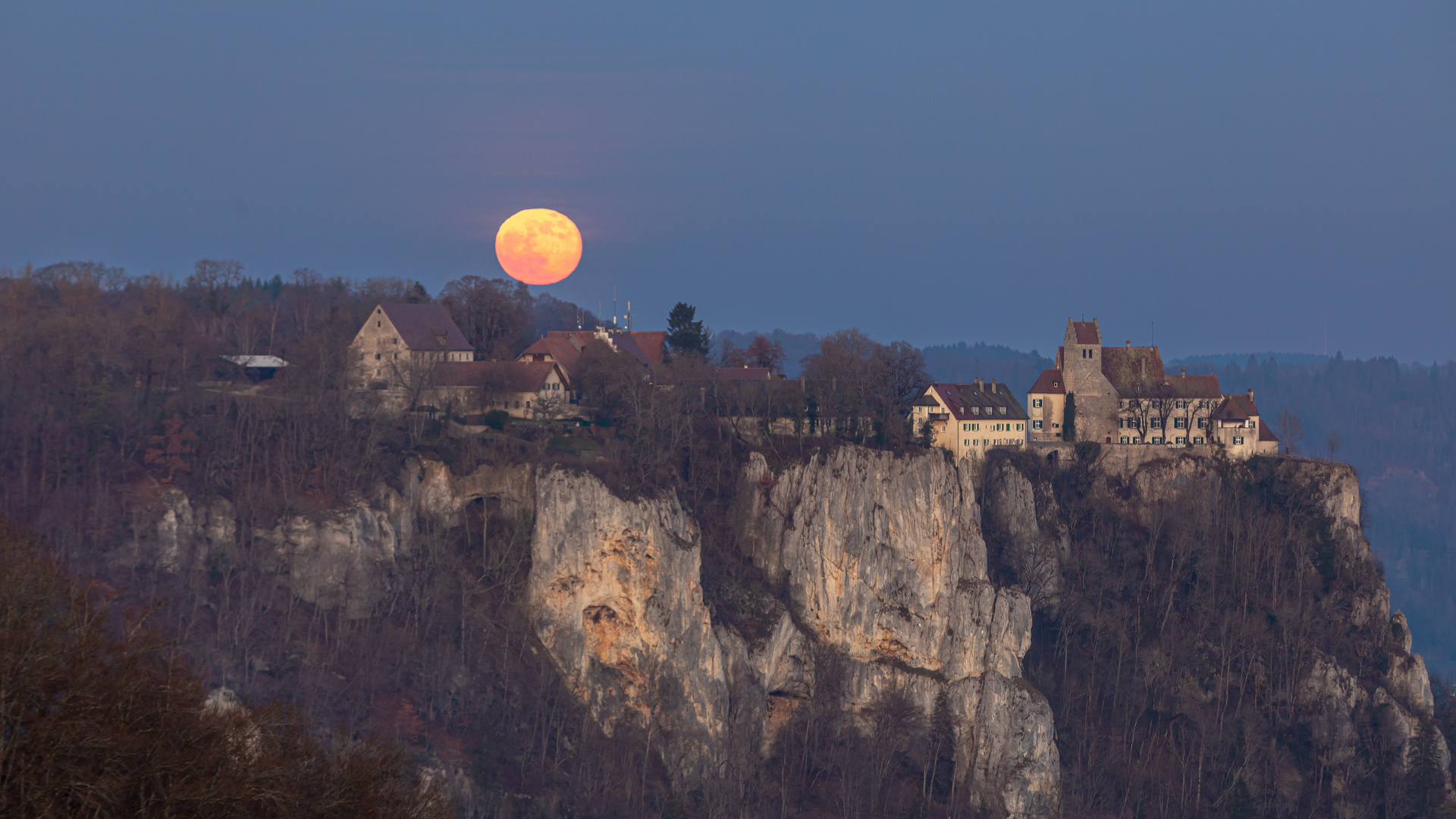 Mondaufgang über Schloss Werenwag I