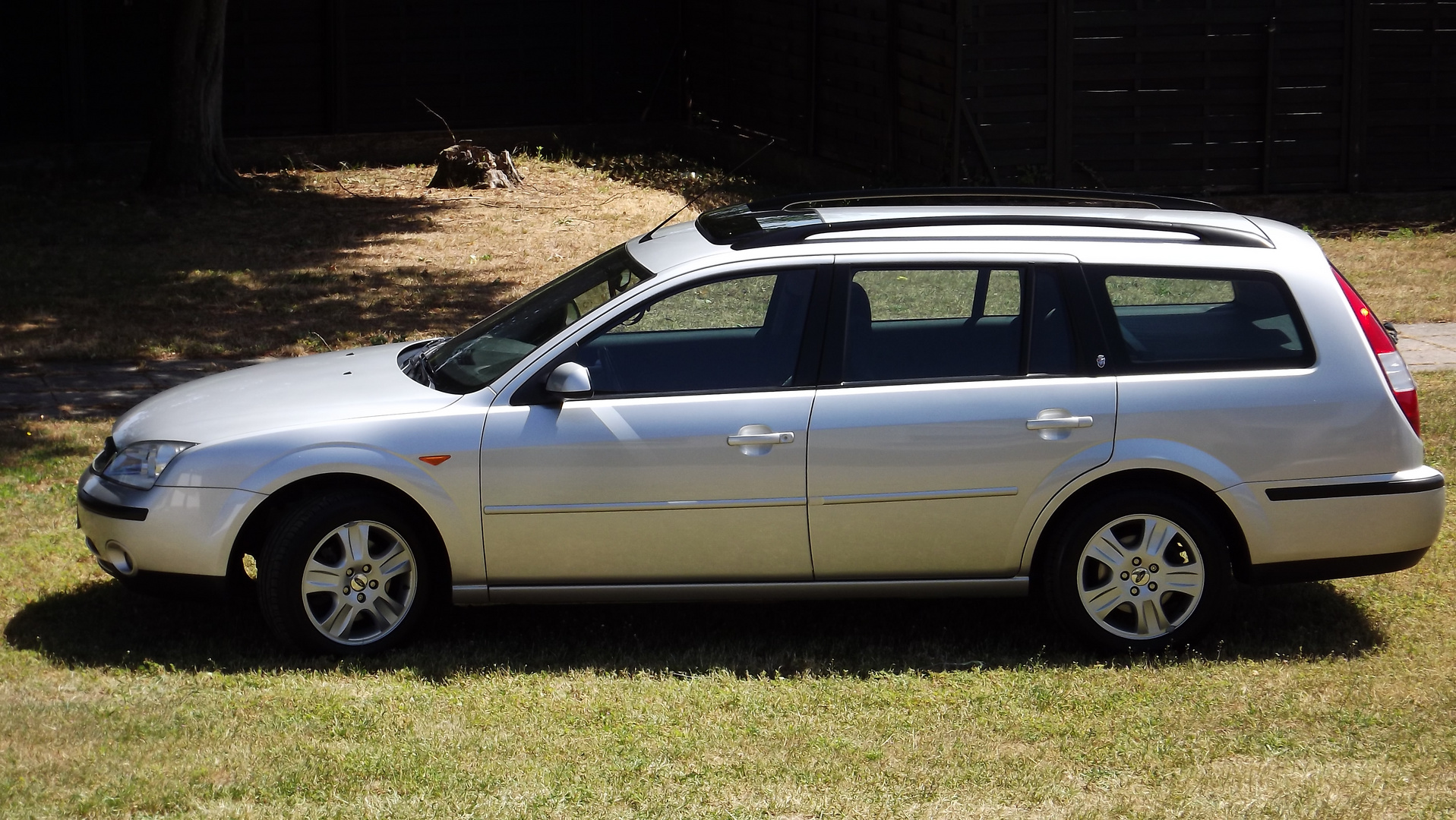 Mondeo Tunier 2,0 Ghia 146 Ps Bj:12.2002