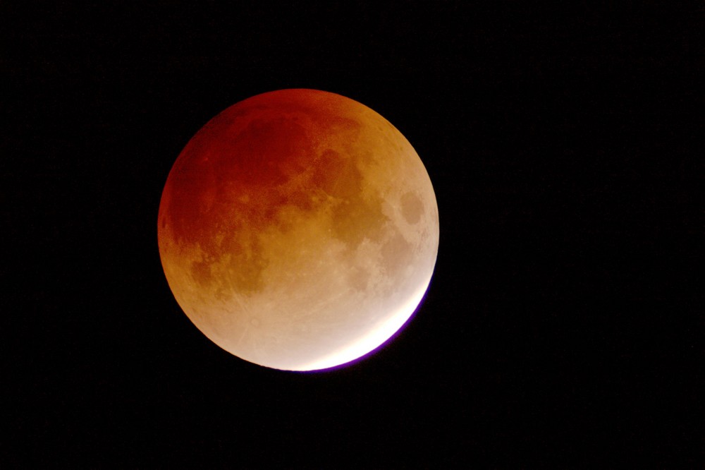 Mondfinsternis 21.02.08 in Schwülper, fast abgeschlossene Totalität