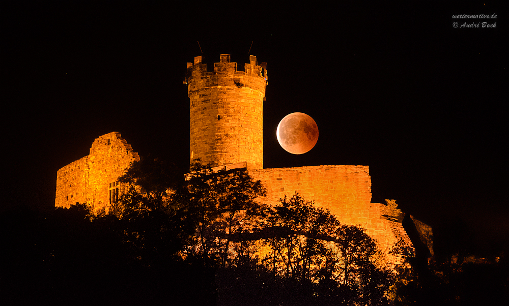 Mondfinsternis über der Mühlburg