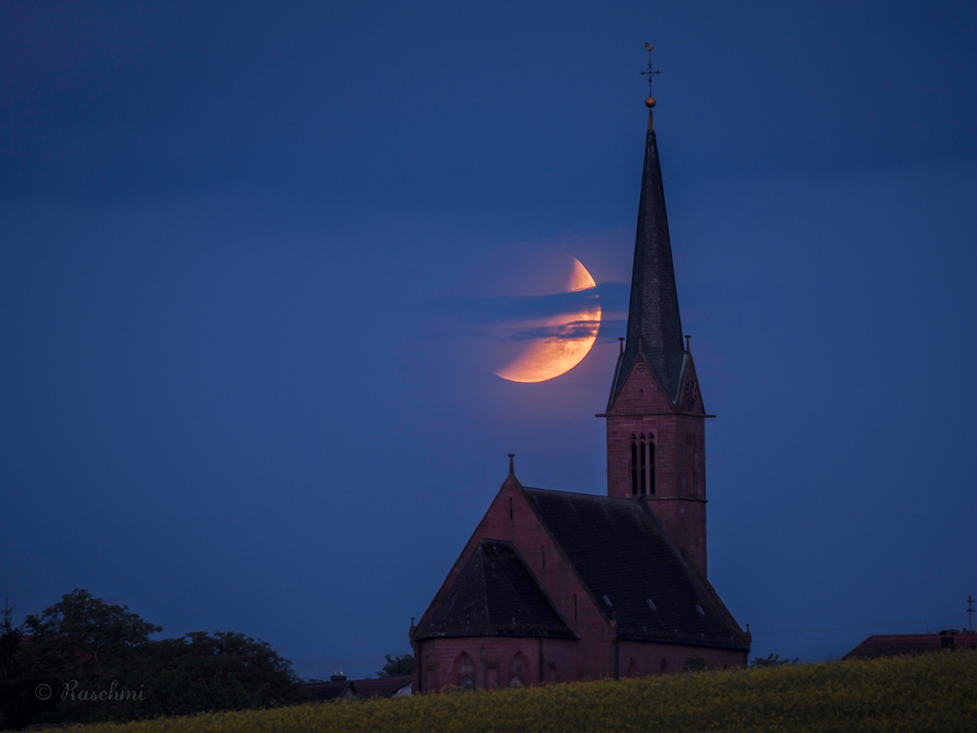 MONDFINSTERNIS ÜBER STEINBACH