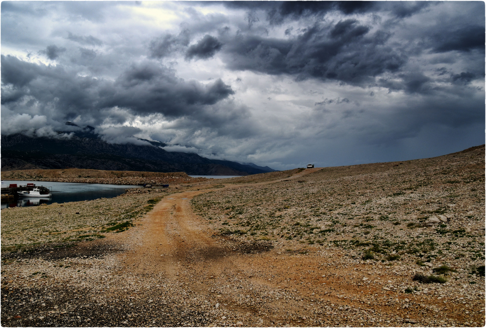 Mondlandschaft mit Wasser