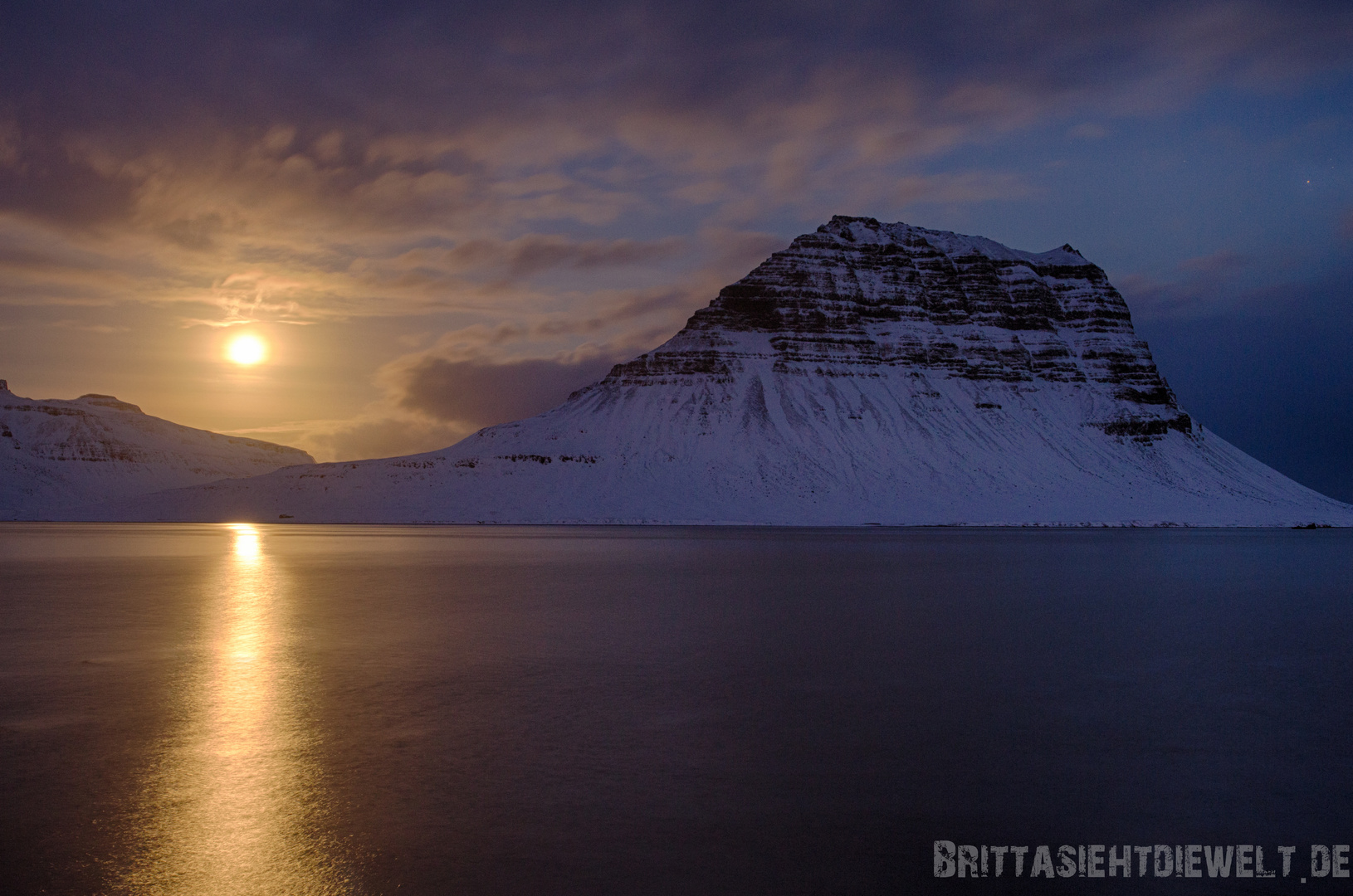 Mondlicht über dem Kirkjufell