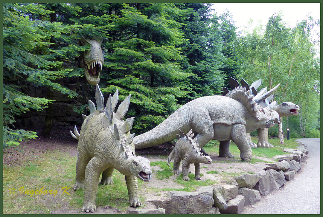 MondoVerde  Dinosaurier im Park Foto \u0026 Bild  europe 