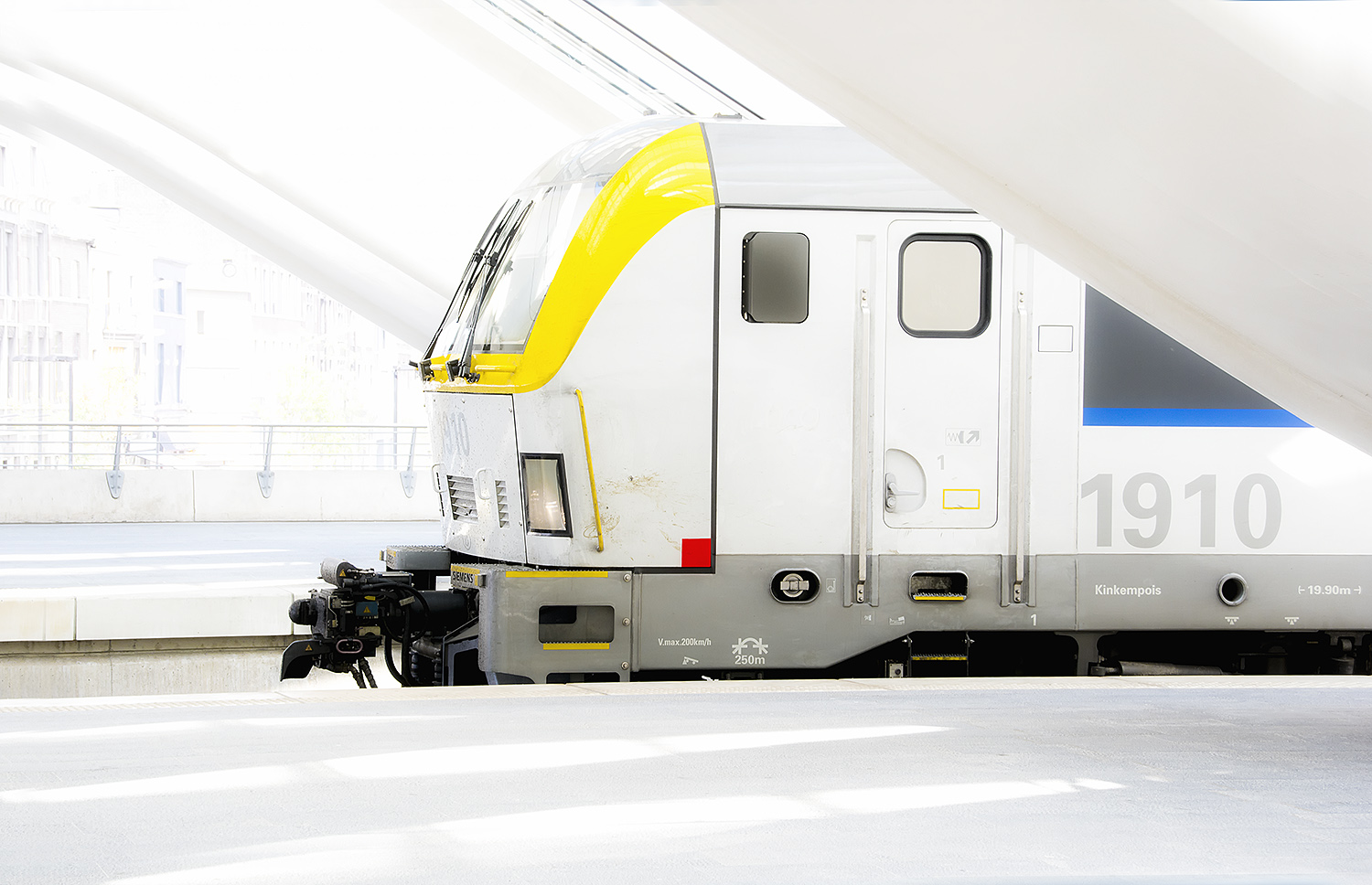 Mondrian Train