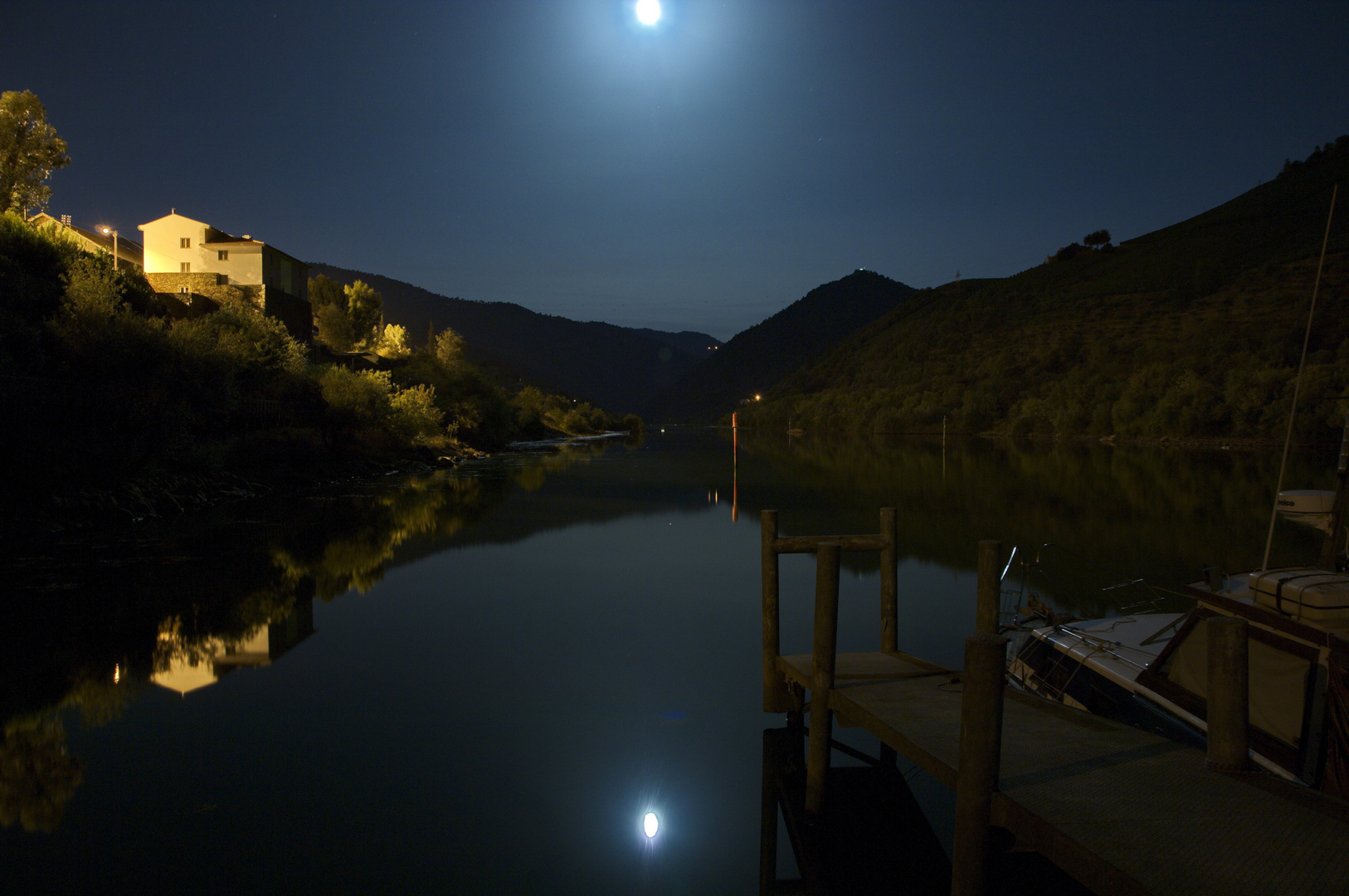 Mondschein auf dem Fluss