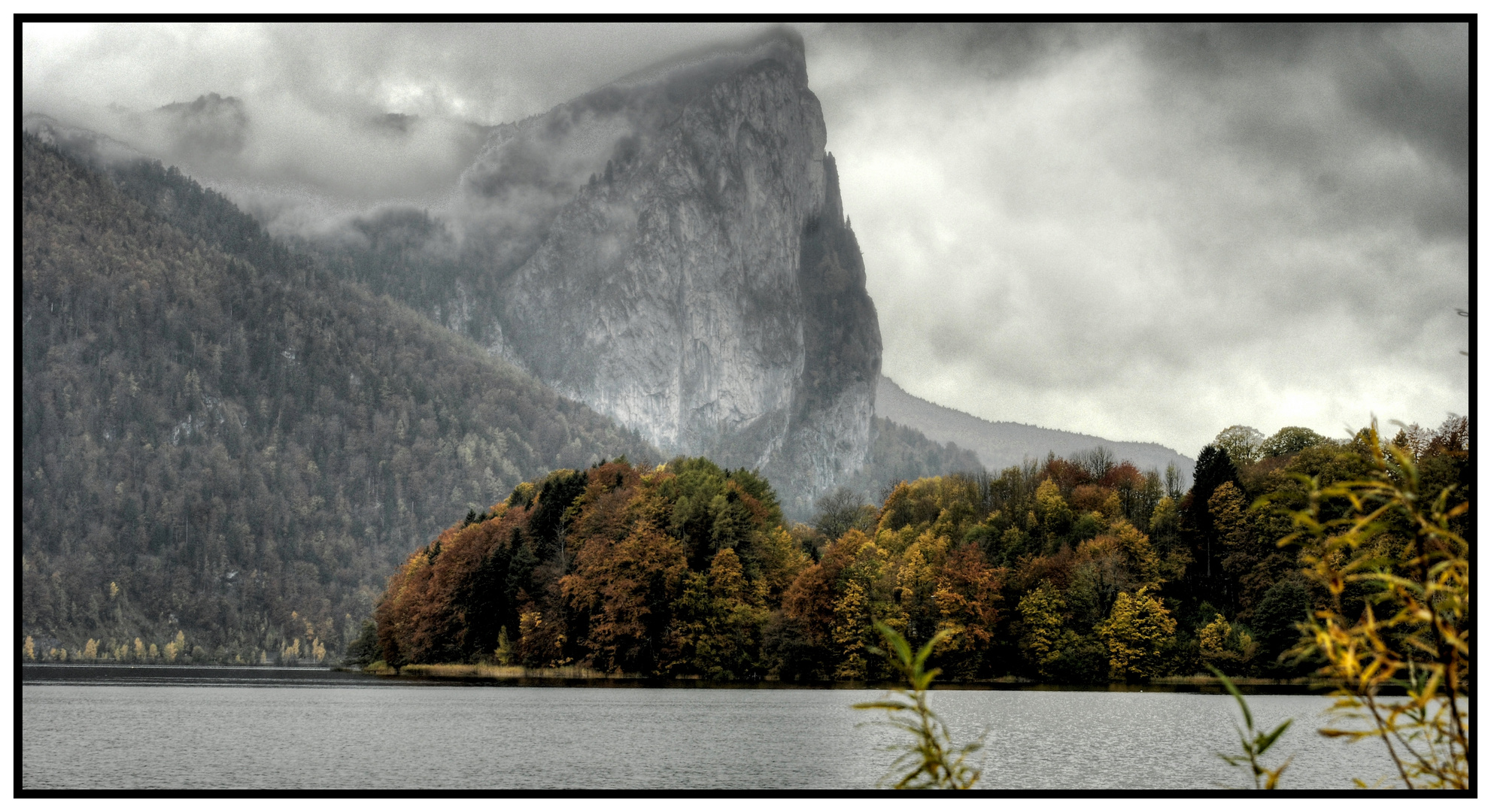 Mondsee bei Regen