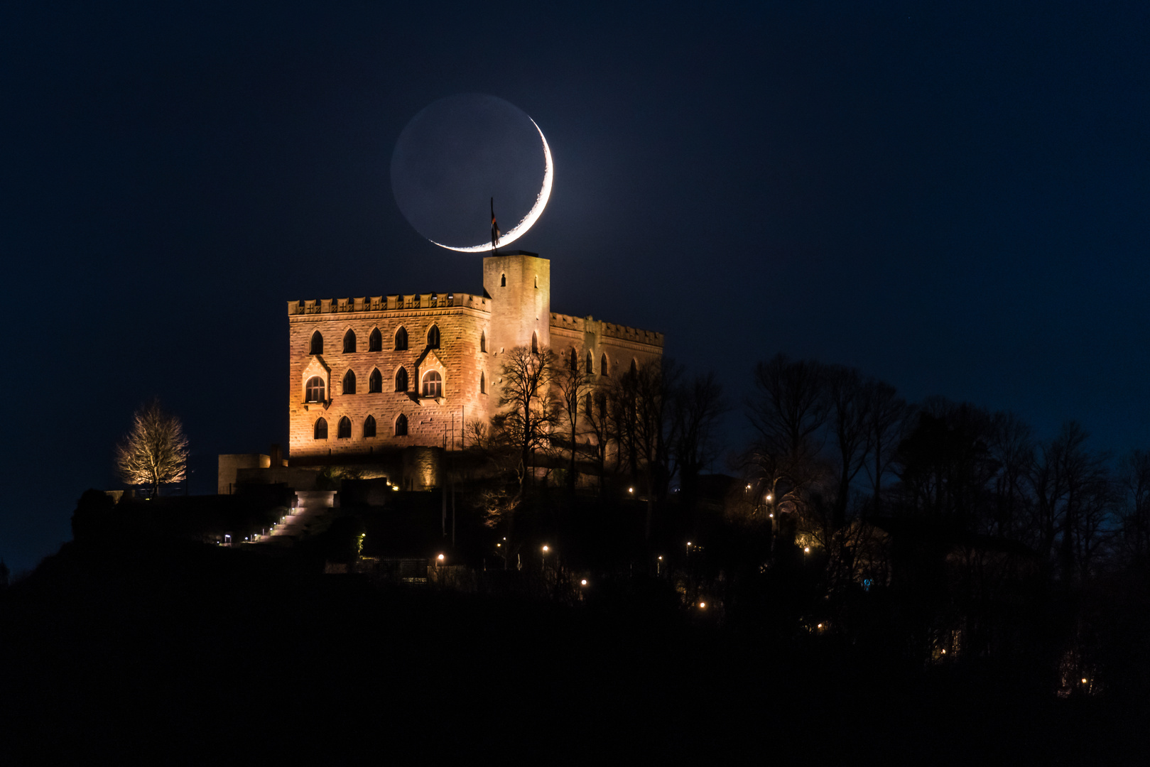 Mondsichel am Hambacher Schloss