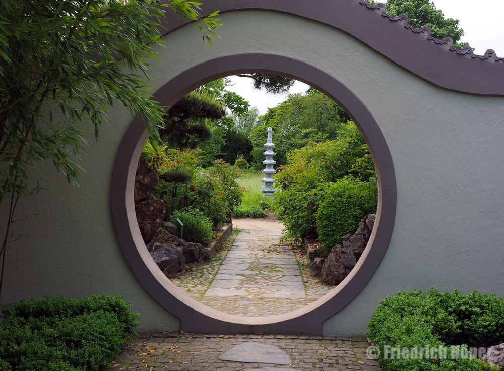 Mondtor im Chinesischen Garten