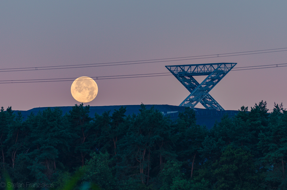 Monduntergang auf der Halde Duhamel