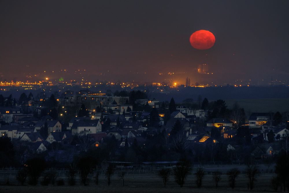 monduntergang im östlichen ruhrgebiet