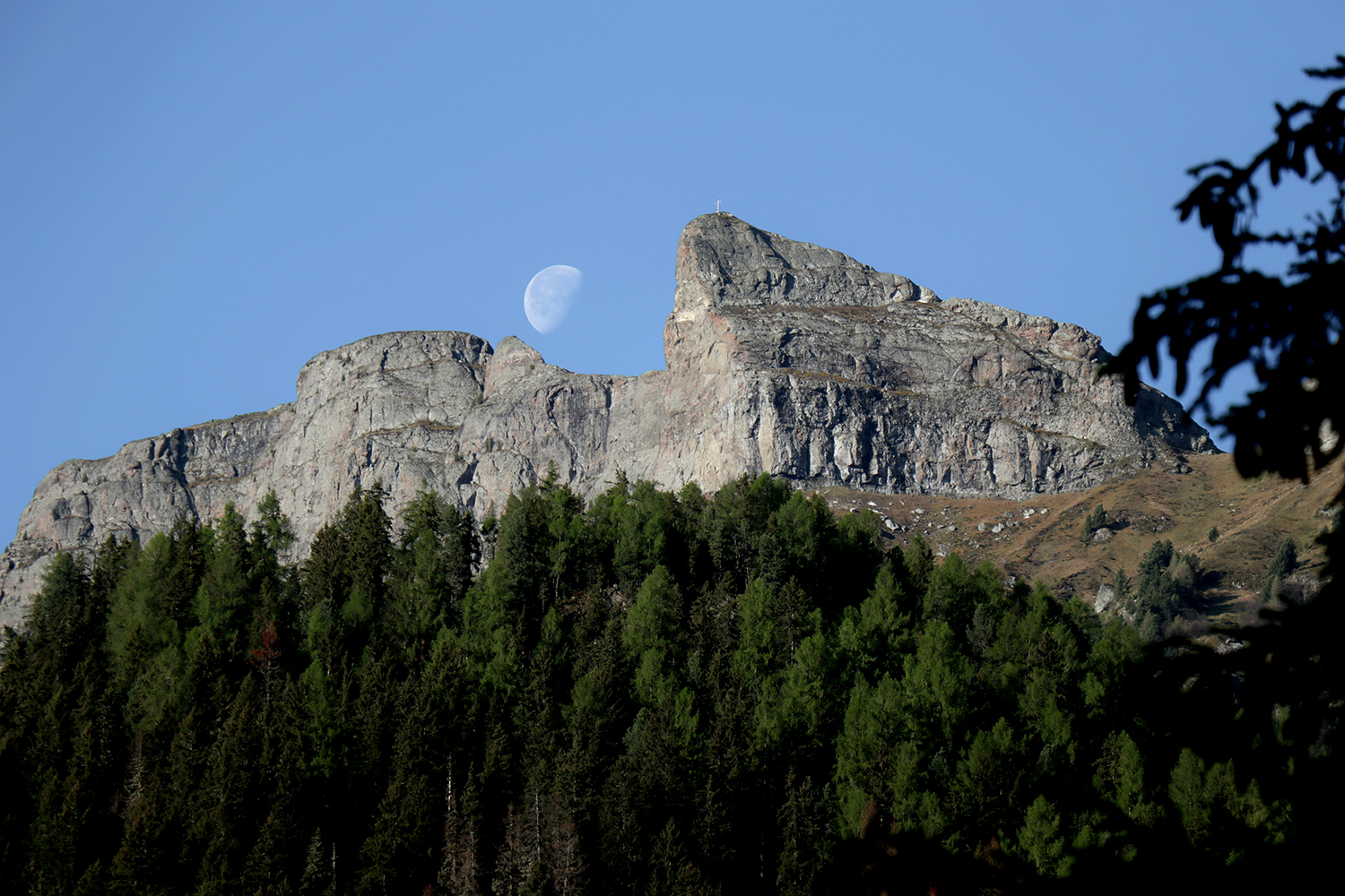 Monduntergang in den Dolomiten 