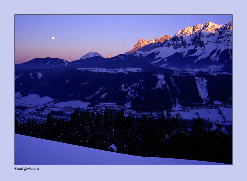 Monduntergang über dem Dachsteingebirge