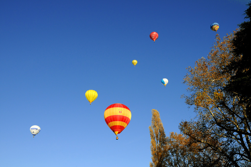 MONGOLFIERE IN VOLO