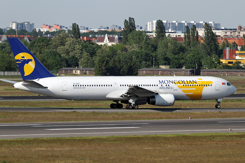Mongolian Airlines 767-300
