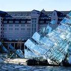 Monica Bonvicini Skulptur; das gekenterte Schiff im Hafen Oslo