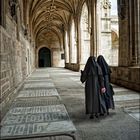 Monjas en el claustro