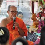 Monk at Wat Arun 04