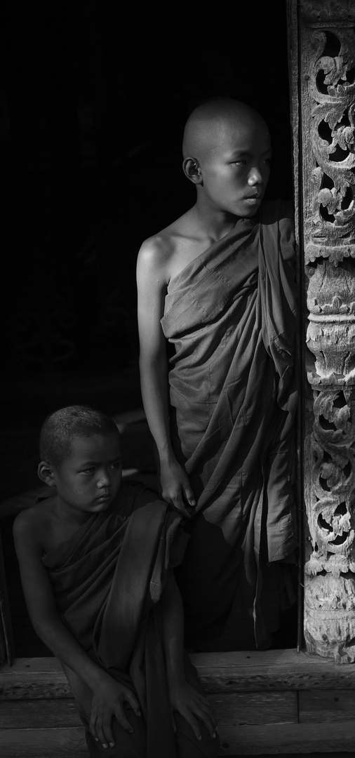 [ …monks at shwenandaw kyaung ]