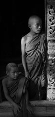 [ …monks at shwenandaw kyaung ]