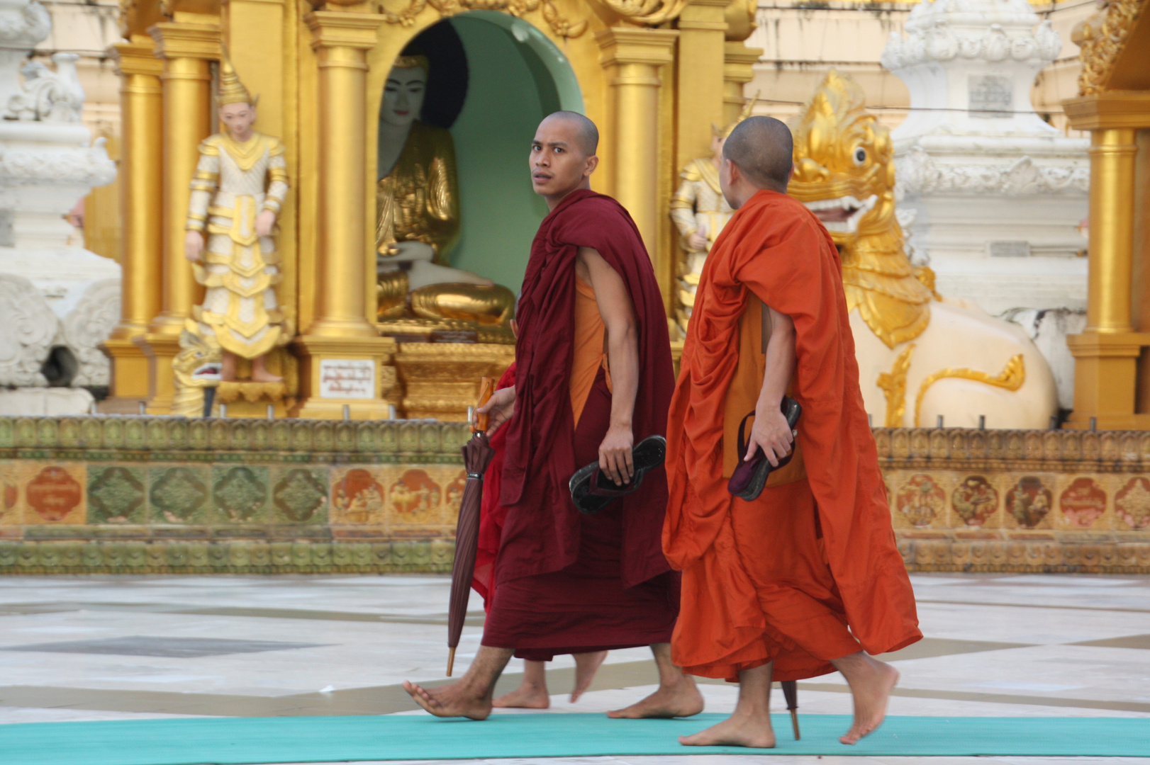 monks at the Shwedagon Pagoda