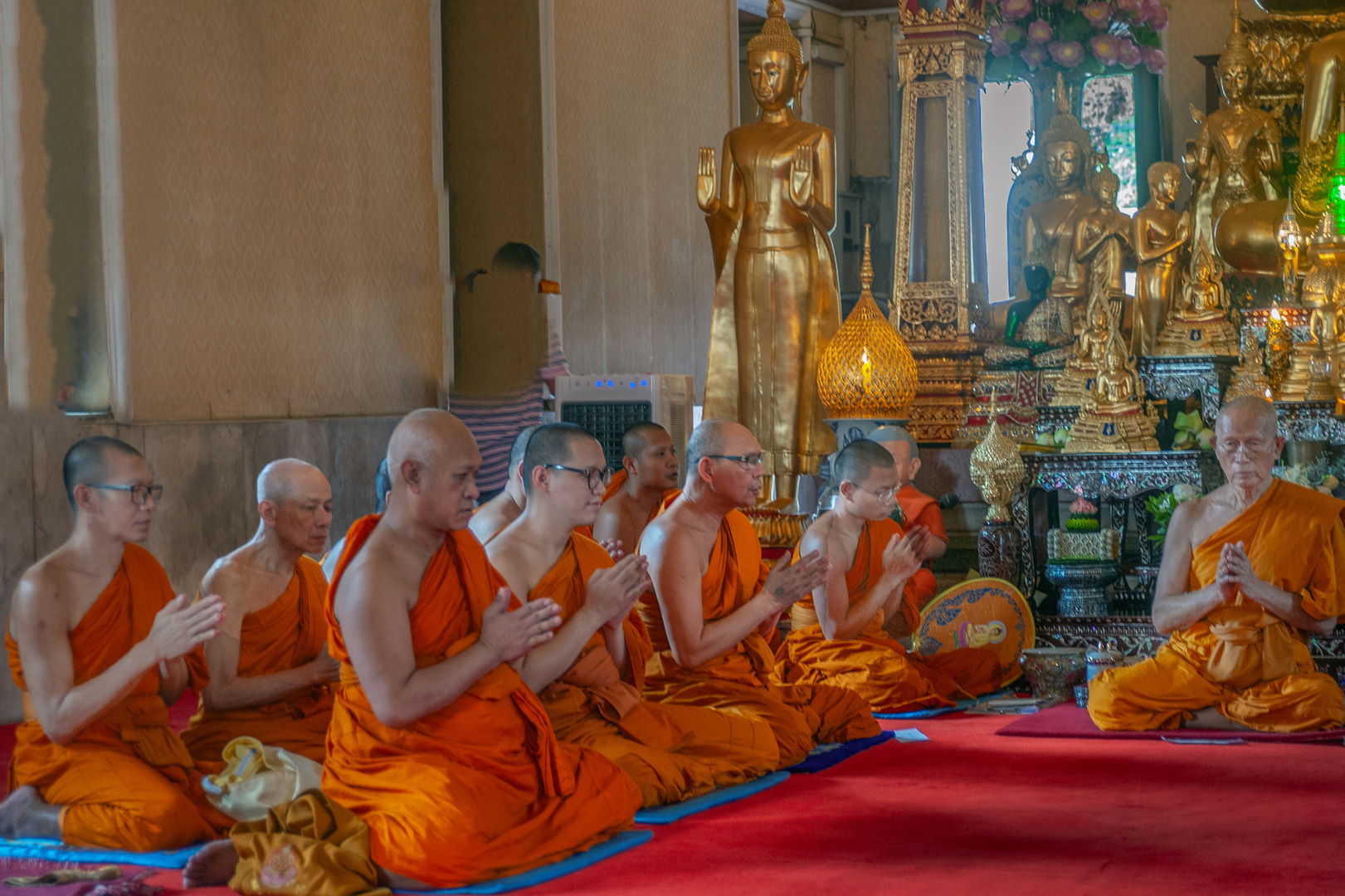 Monks chanting in the bot