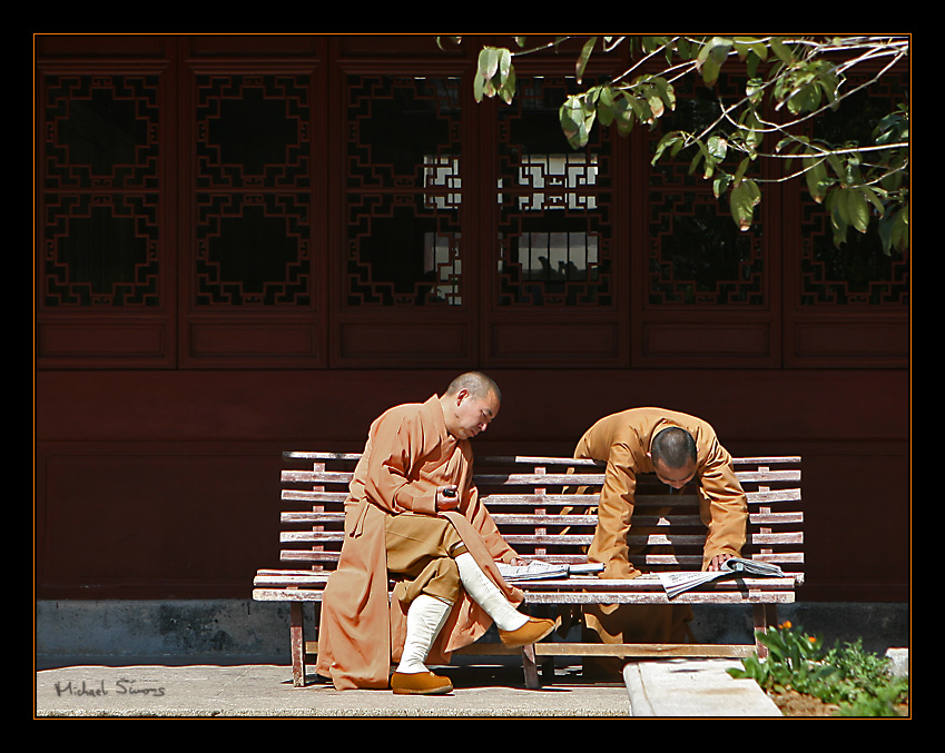 monks reading