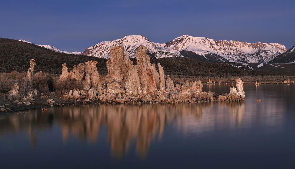 *Mono Lake at dawn*