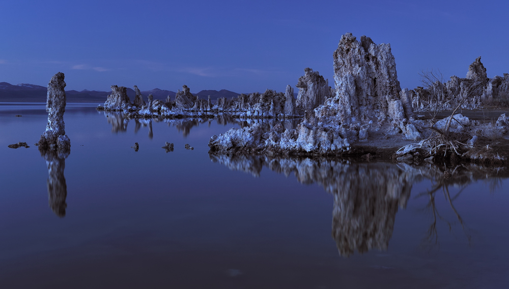 *Mono Lake at dusk*