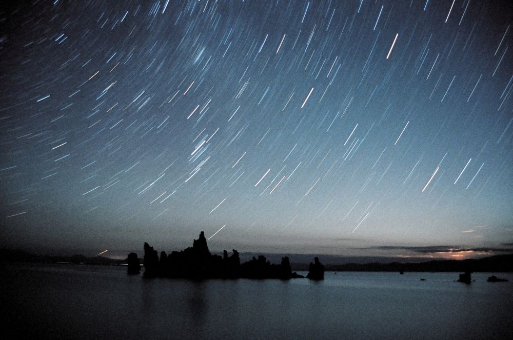 Mono Lake_moon rise_2