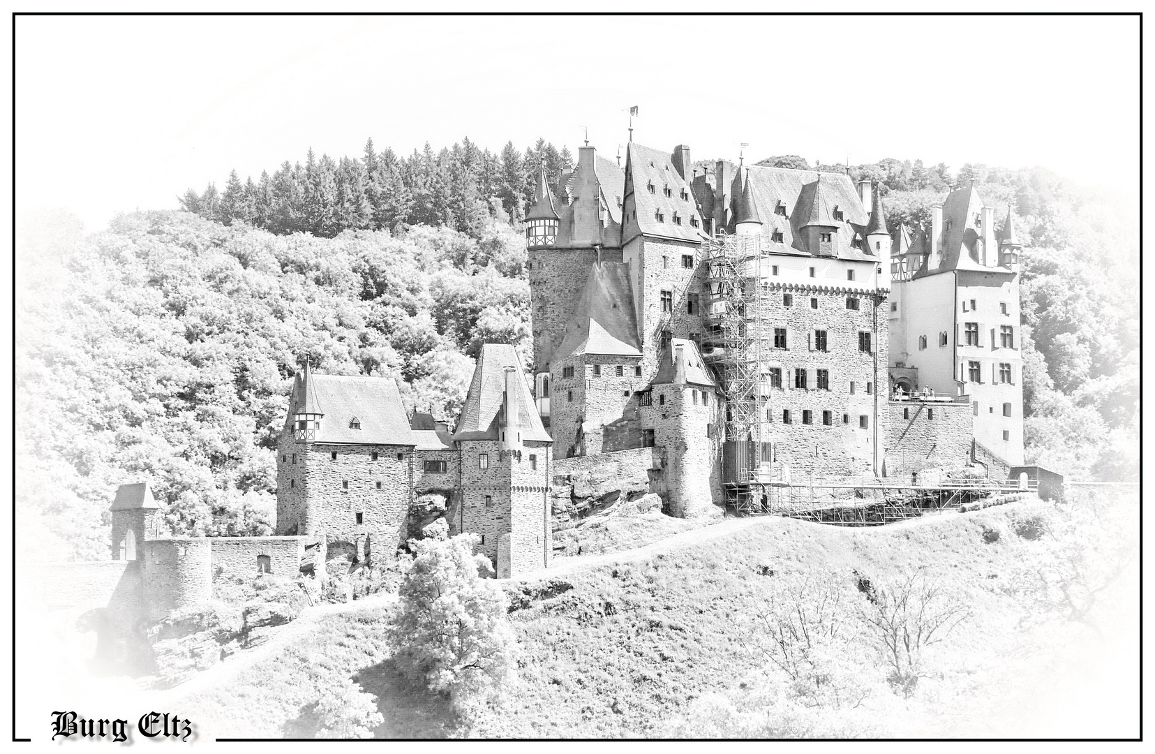 monochrome.moments(8): Burg Eltz, Eifel